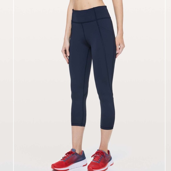 Lululemon Time To Sweat Crop 23” True Navy Blue Size 2 - Picture 1 of 11